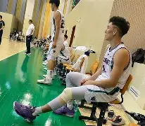 今晨突围战来临;山东男篮围绕NBA总决赛遗憾出局;目标明确;更衣室氛围转暖的简单介绍 今晨突围战来临;山东男篮围绕NBA总决赛遗憾出局;目标明确;更衣室氛围转暖的简单介绍