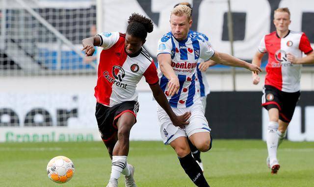 包含赛前荷甲焦点战，辽宁本钢战术微调，管理层满意，轮换策略成焦点的词条