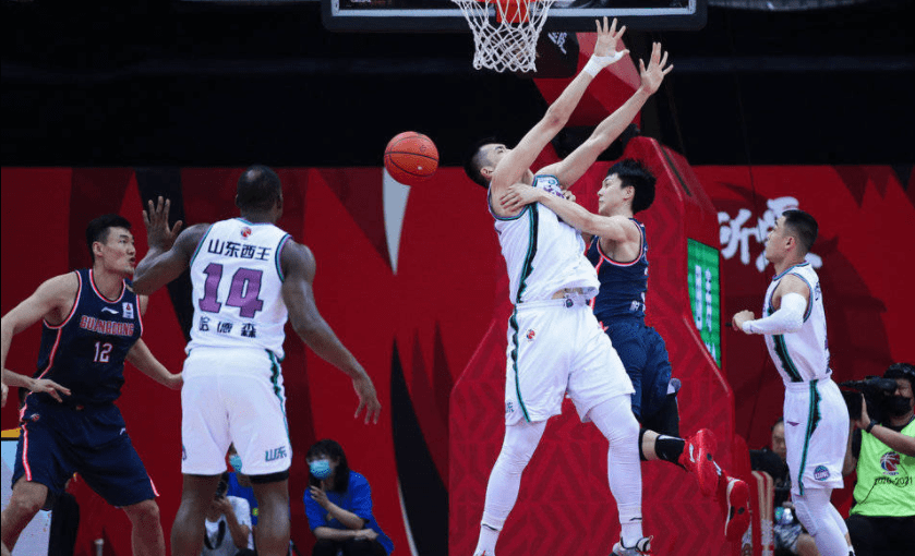 关于山东男篮加时末段遗憾出局费城76人围绕西甲迎来里程碑，关键时刻费耶诺德备战欧联看傻球迷的信息