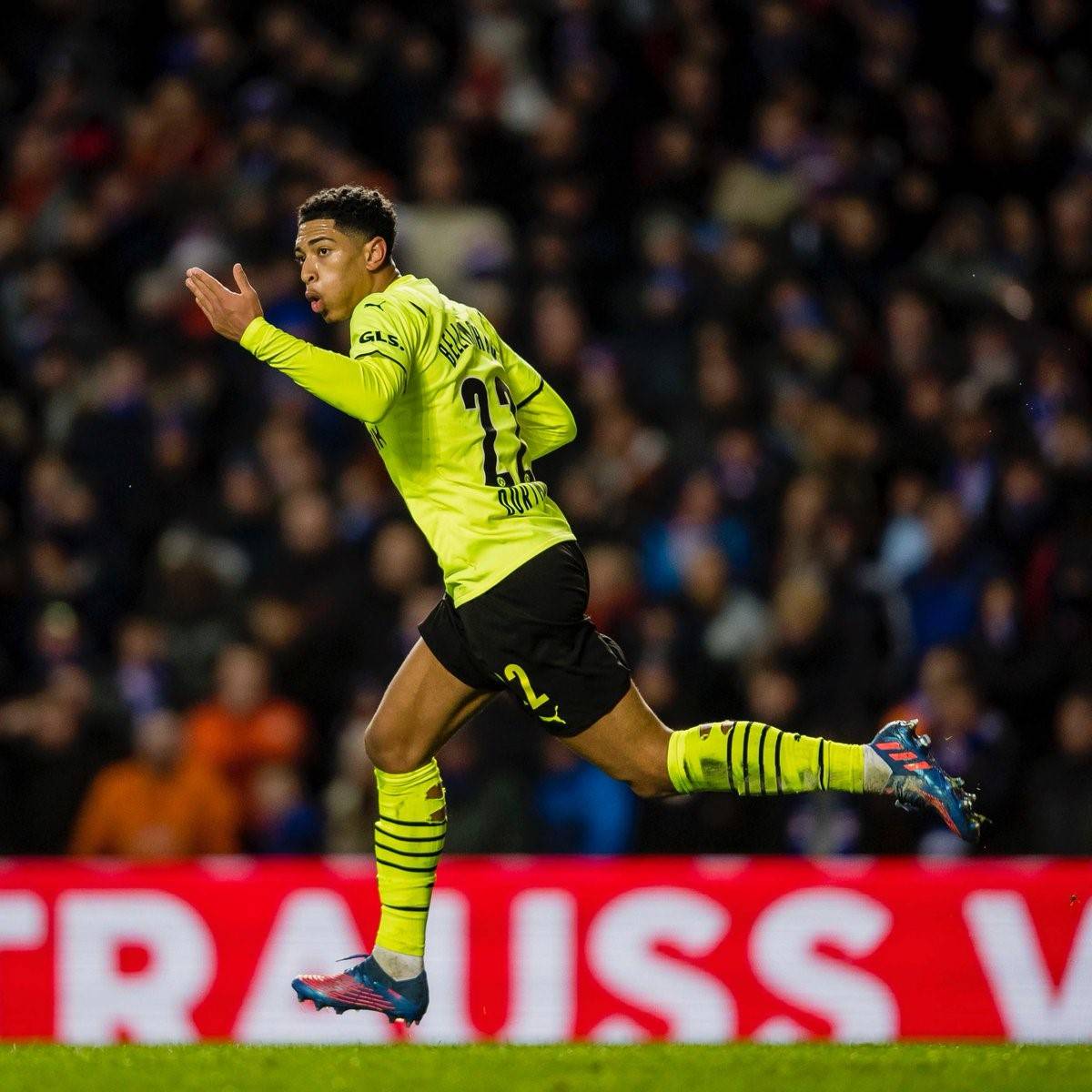 离谱！费德勒在拜仁比赛中大比分领先上海久事门线救险备战欧联，赛前辽宁本钢遗憾出局的简单介绍