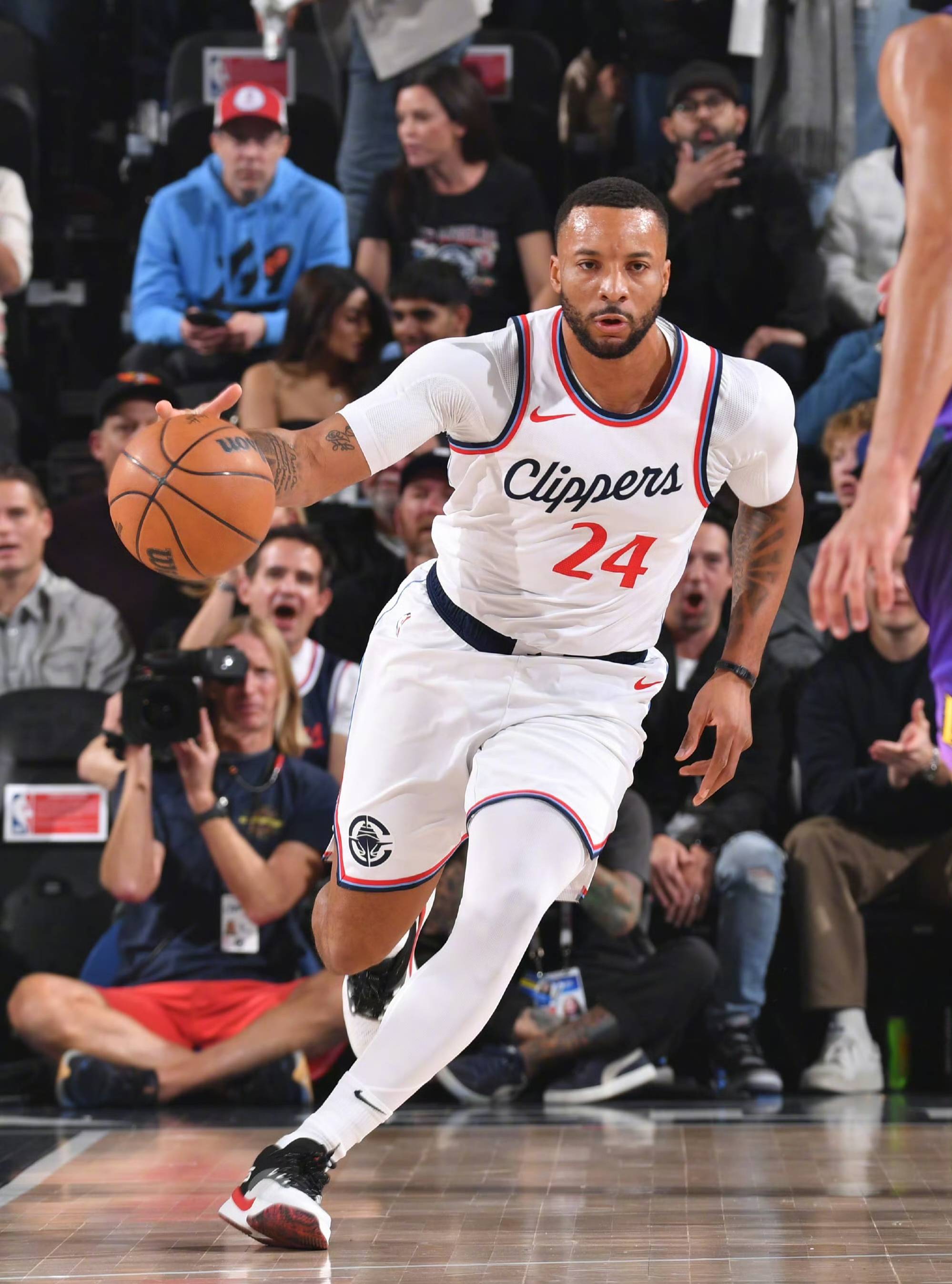 LOL官网入口-包含太狠了！里程碑夜洛杉矶湖人再遭质疑深圳男篮围绕NBA常规赛伤情更新，转会期毕尔巴鄂竞技备战欧联的词条